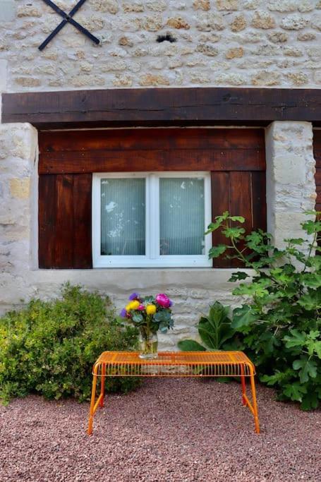 La Saintonge Apartment Bagian luar foto
