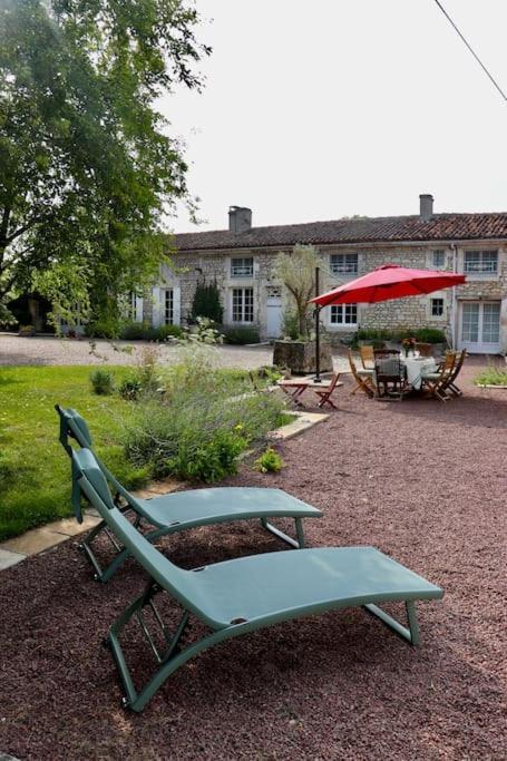 La Saintonge Apartment Bagian luar foto