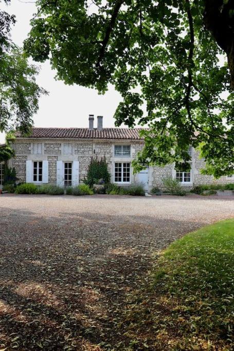La Saintonge Apartment Bagian luar foto
